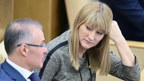 Олимпийская чемпионка 2006 года  Светлана Журова, а сейчас депутат Госдумы