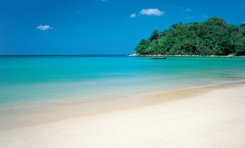 Полупустые пляжи летом в Таиланде