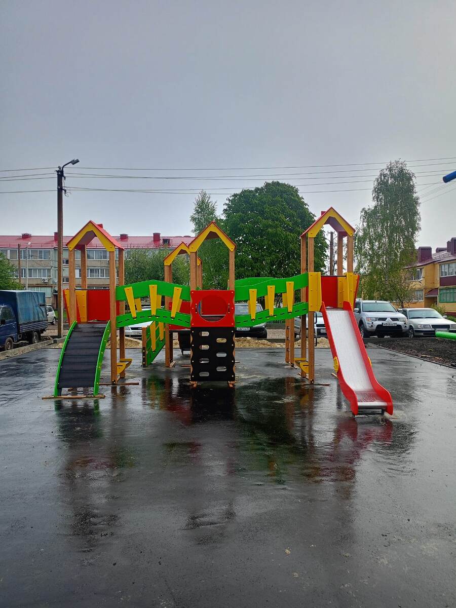 Детская площадка Егоза в ПГТ Кромы Орловская область