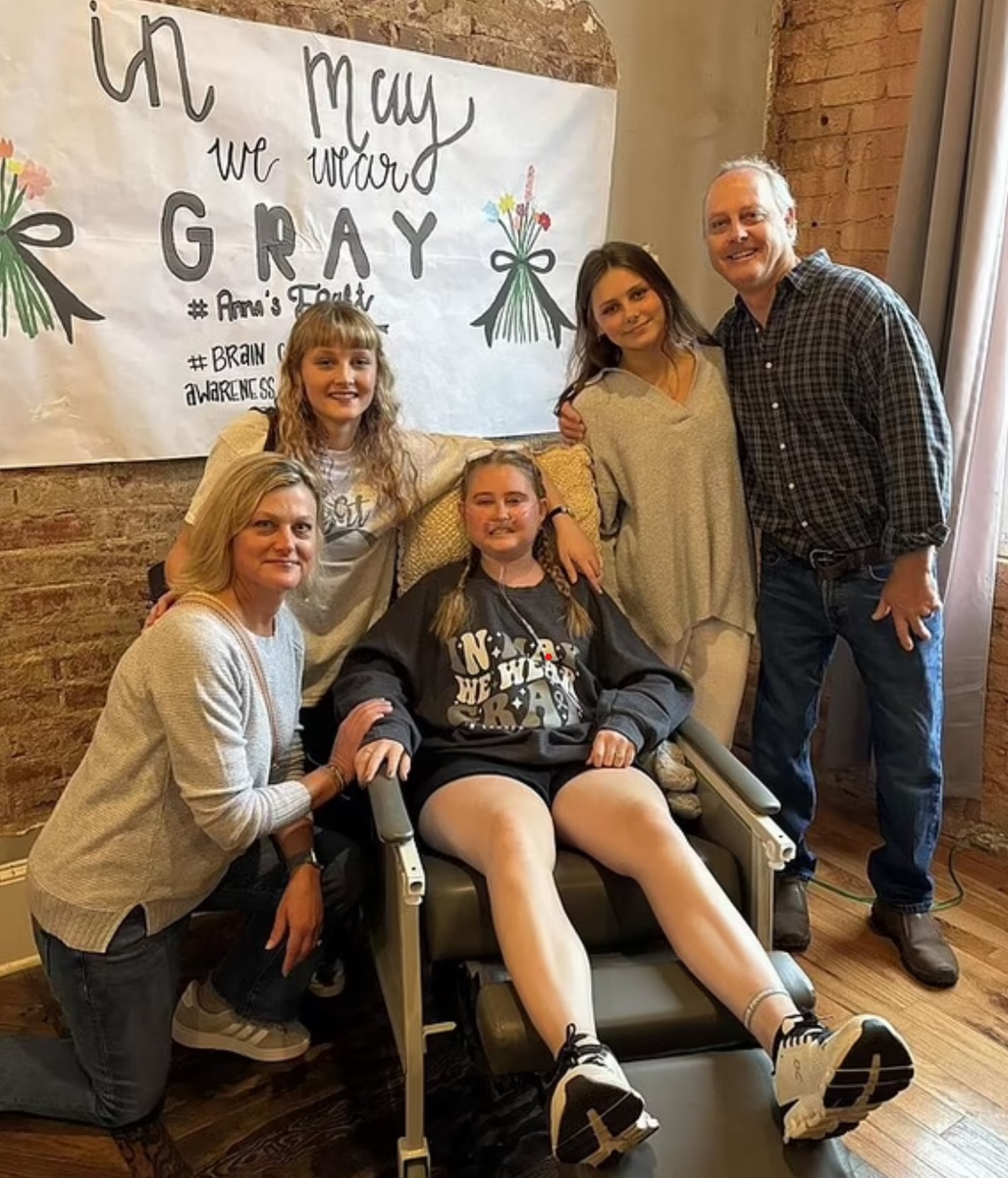 Болезнь сильно изменила внешность 19-летней Анны