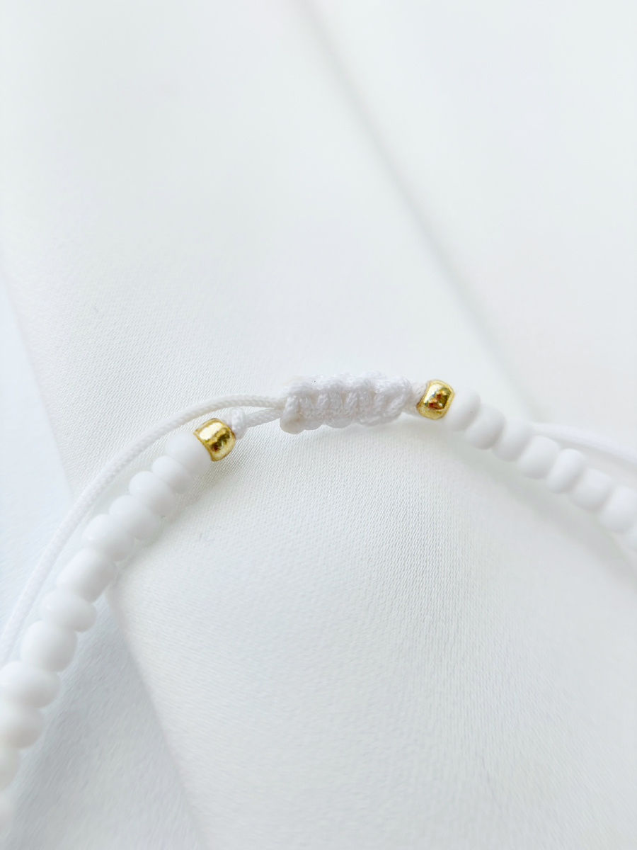 Техника плетения придает браслету прочность