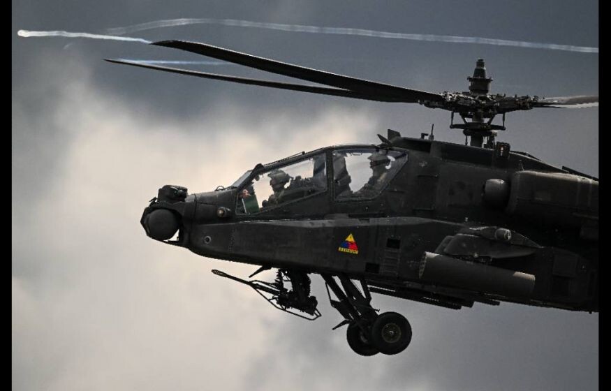    «Кружат рои вертолетов. Десантники бесшумно скользят по небу. Едут танки»: армия Германии приближается к границам России