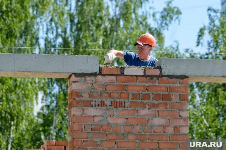 Самые большие зарплаты в ХМАО среди рабочих у каменщиков. Фото: Вадим Ахметов © URA.RU