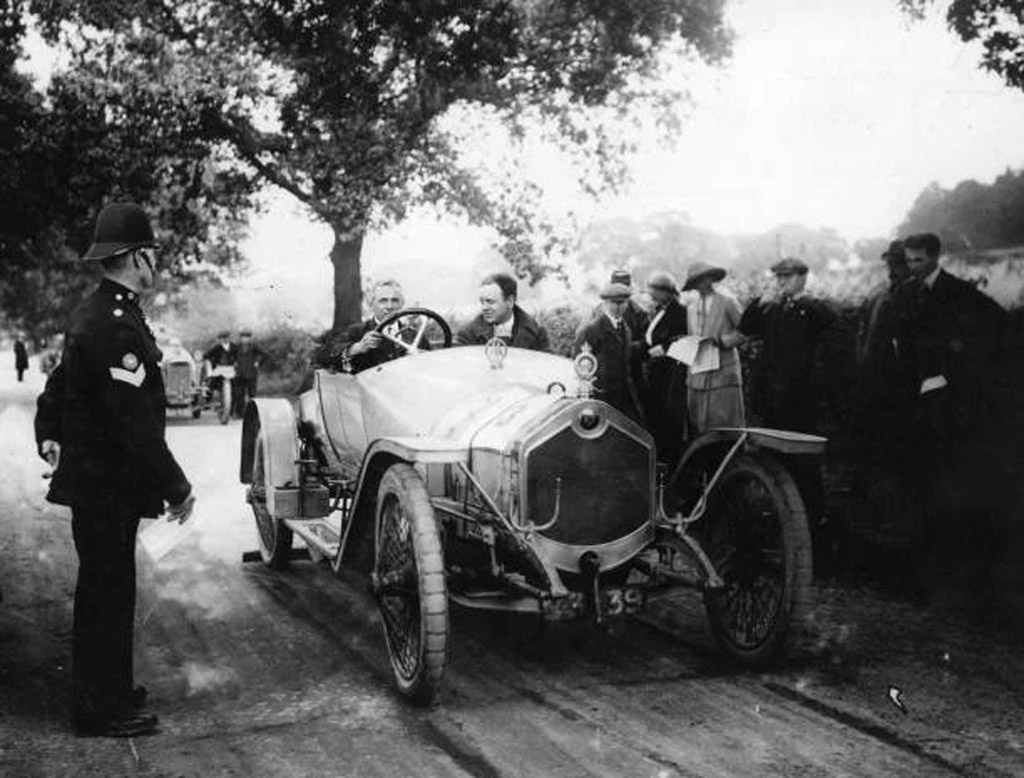 Crossley 20 HP, выпускался с 1909 по 1912 годы.