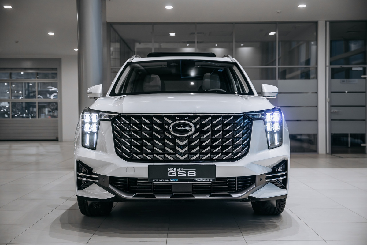 GAC GS8 GXP белый с белым салоном