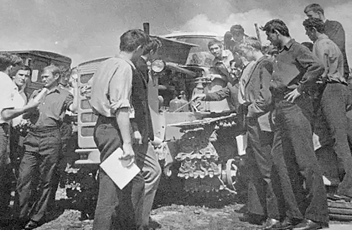 Студенты «Кавказского» изучали сельхозтехнику не только по книгам и макетам