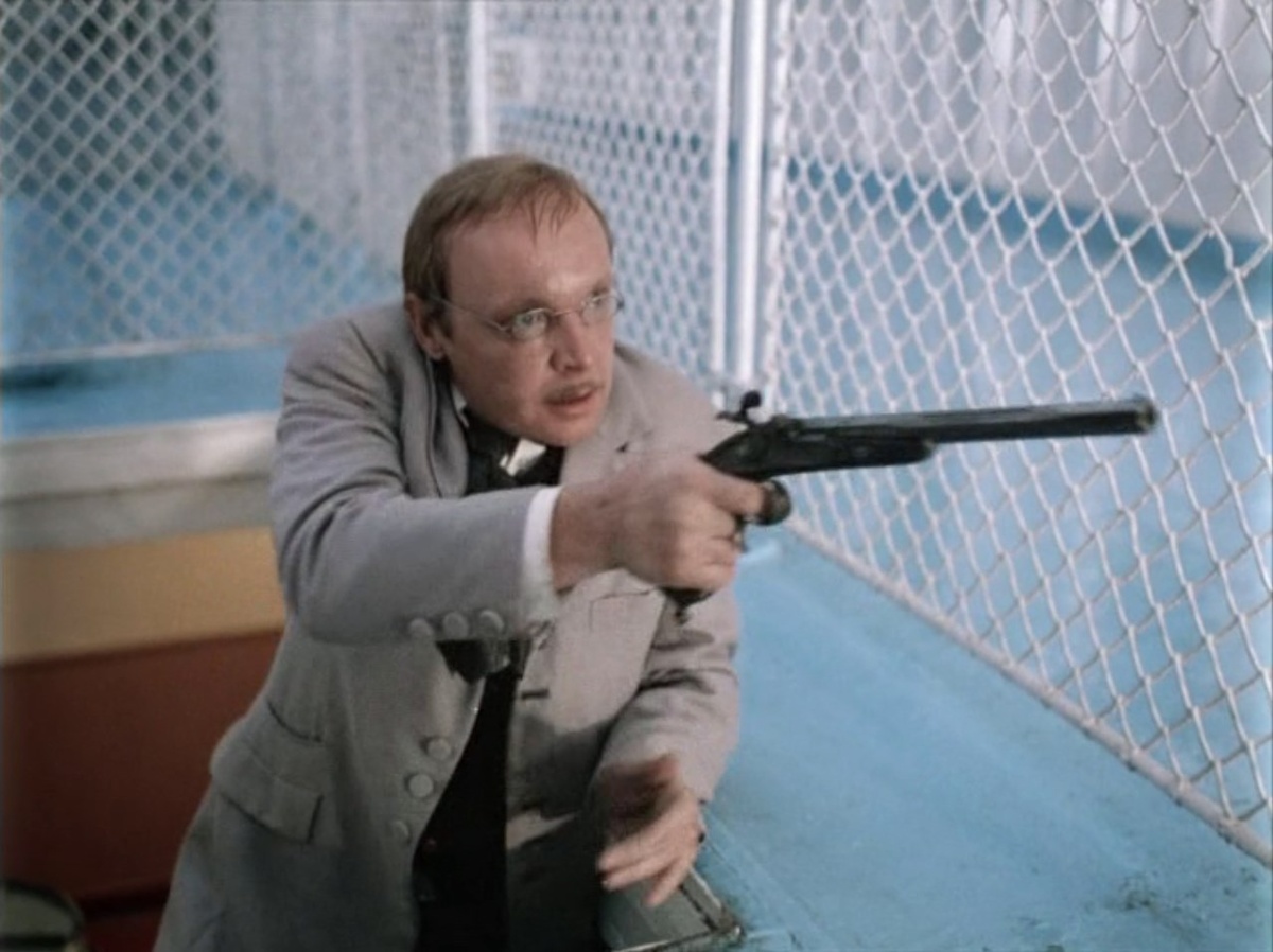 Кадр из фильма "Жестокий романс"