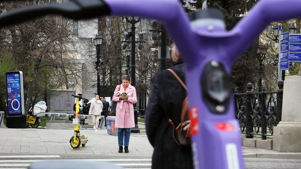 МТС Юрент ограничил зону поездок на самокатах в центре Казани.📷Фото: Семён Старикович / Коммерсантъ