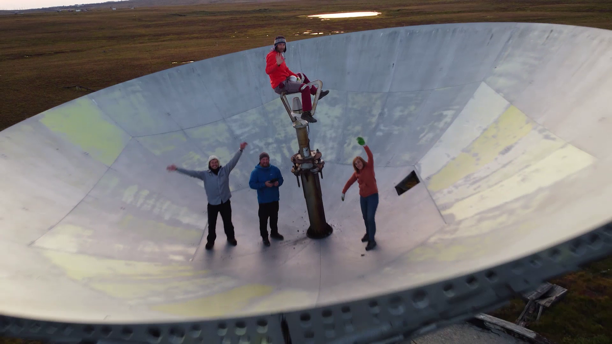 Певек: нашли станцию, где молодожены фотографировались и шли на эксурсию