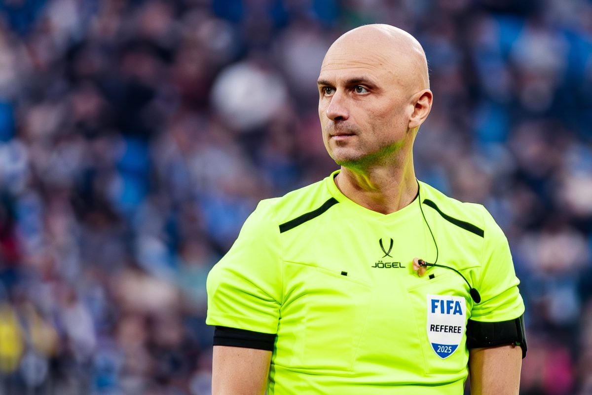    В прошлом сезоне Сергей Карасёв был признан лучшим футбольным арбитром страны