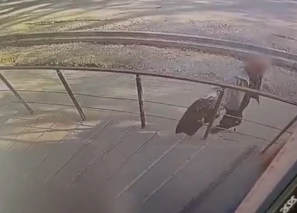    В Саки задержали прохожего, обворовавшего укладчика асфальта