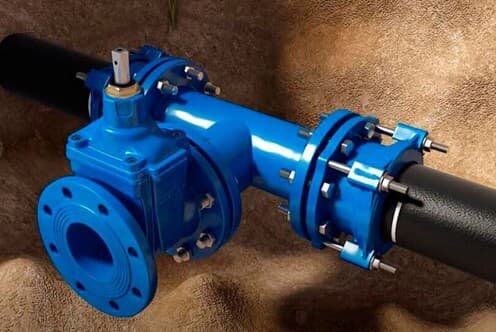 Чугунная задвижка установленная на трубопроводе