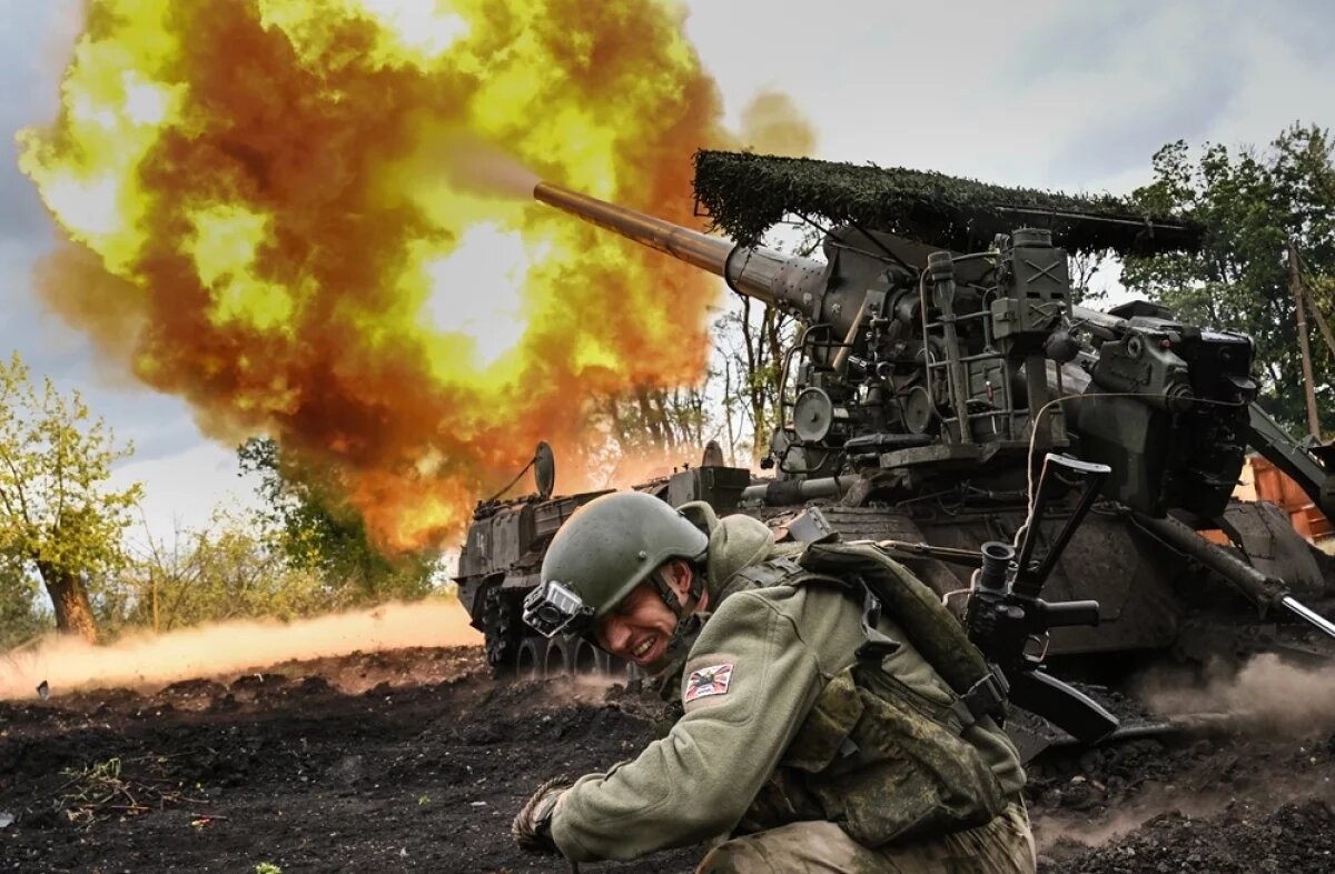    Российские военные полностью зачистили от боевиков Вооруженных сил Украины село Старая Николаевка в ДНР.