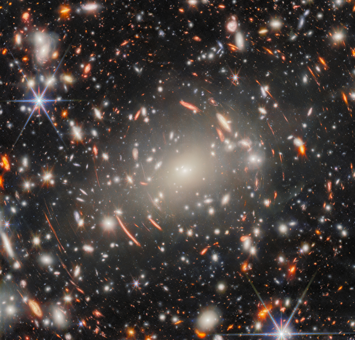Скопление галактик Abell S1063. Источник: ESA/Webb, NASA & CSA, H. Atek, M. Zamani (ESA/Webb)