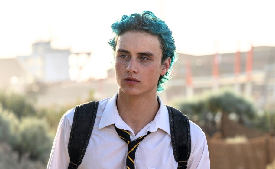 Джозеф Зада — молодой Хеймитч Эбернети