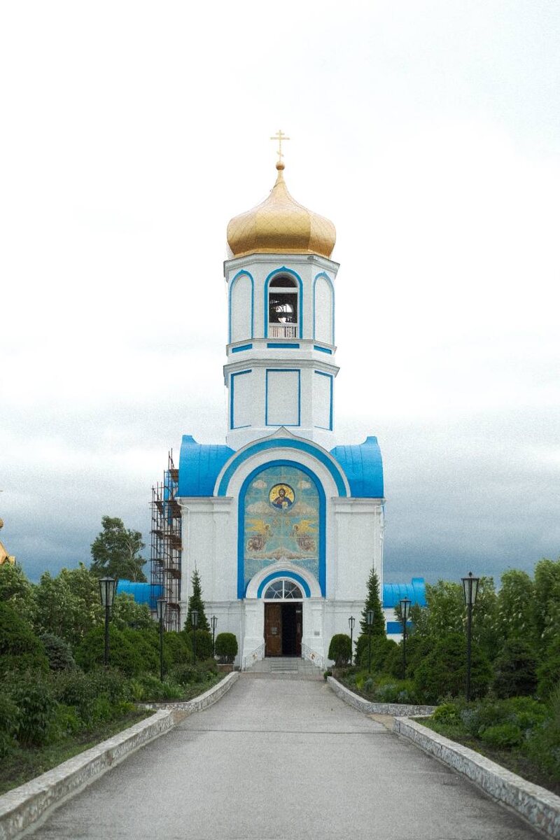 Женский монастырь в Колывани