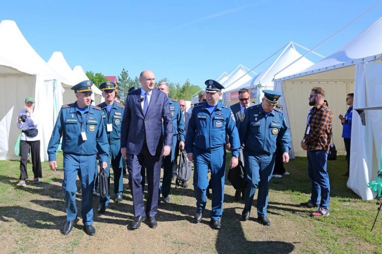    Главе Оренбургской области показали передовые технологии пожаротушения «О»