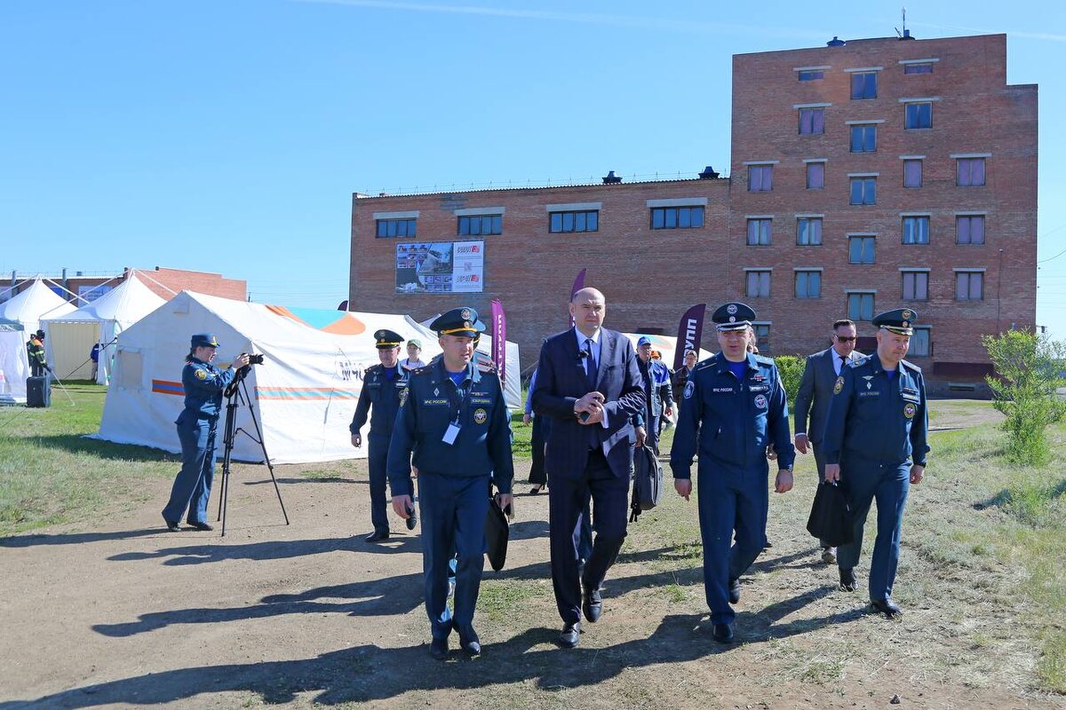     Главе Оренбургской области показали передовые технологии пожаротушения «О»
📷    Главе Оренбургской области показали передовые технологии пожаротушения «О»
📷    Главе Оренбургской области показали передовые технологии пожаротушения «О»
📷    Главе Оренбургской области показали передовые технологии пожаротушения «О»
