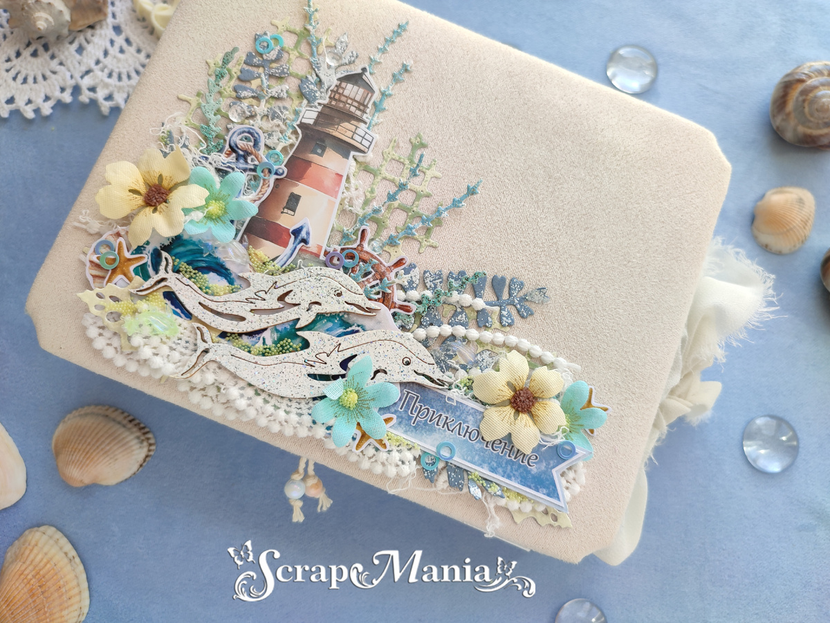 Детали обложки в фотографиях в галерее. Листайте