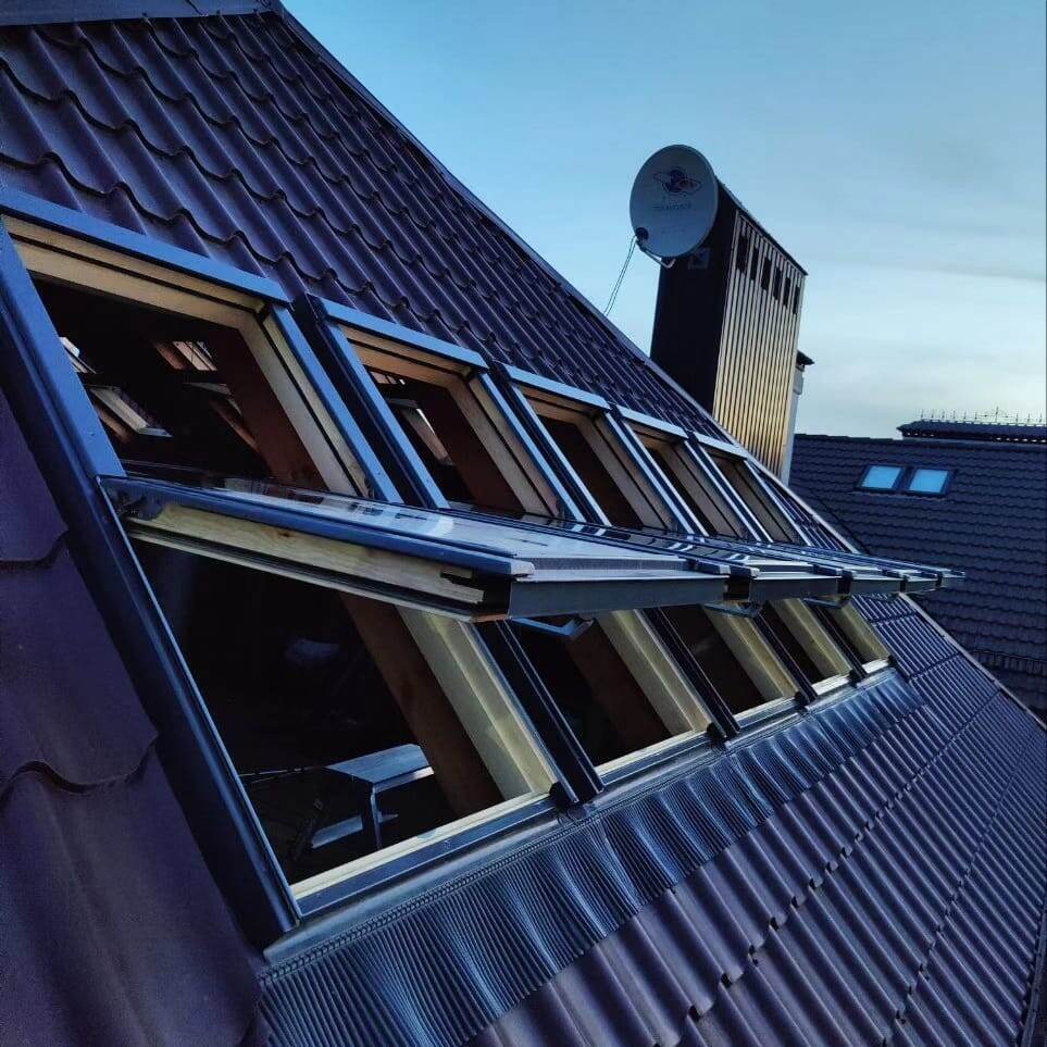 Мансардные окна RoofLITE+: установка от Altaterra 