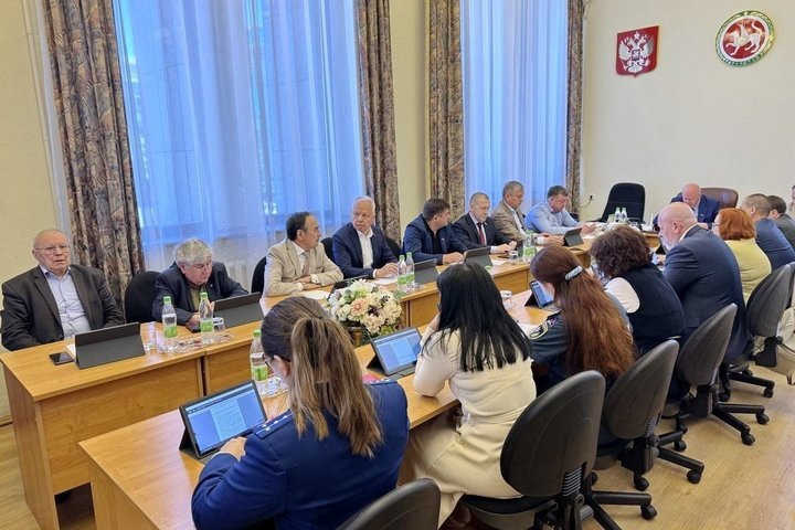 Фото: взято с сайта Госсовета РТ