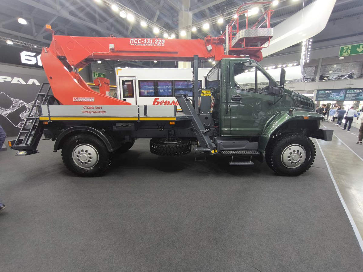   Автомобиль производства АЗ «Урал»