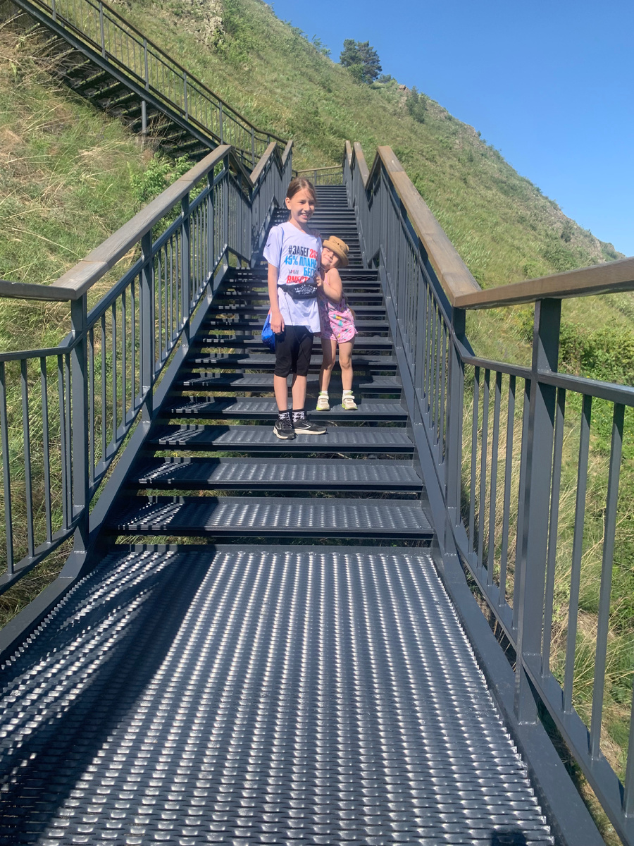 Катя и Альбина ( младшая)