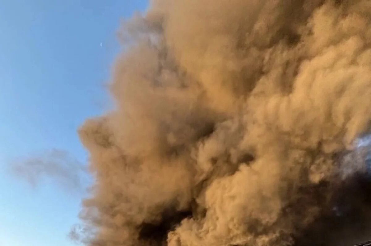    Свалка мусора горит на Сортировке