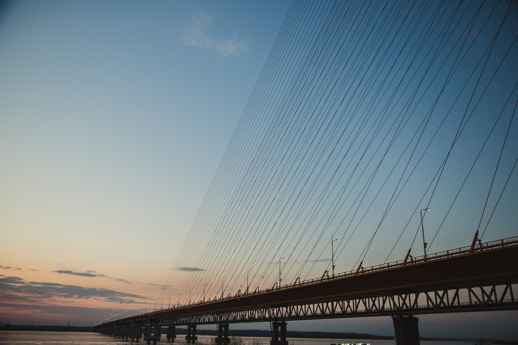    Движение на сургутском мосту через Обь имени Валентина Солохина будут перекрывать по ночам