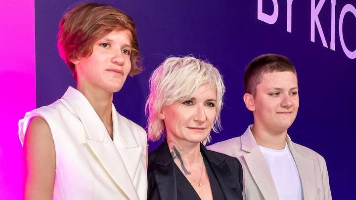  Диана Арбенина и ее дети Марта и Артем на премьере документального фильма «Арбенина» режиссера Ангелины Ашман / Фото: Сергей Карпухин / ТАСС