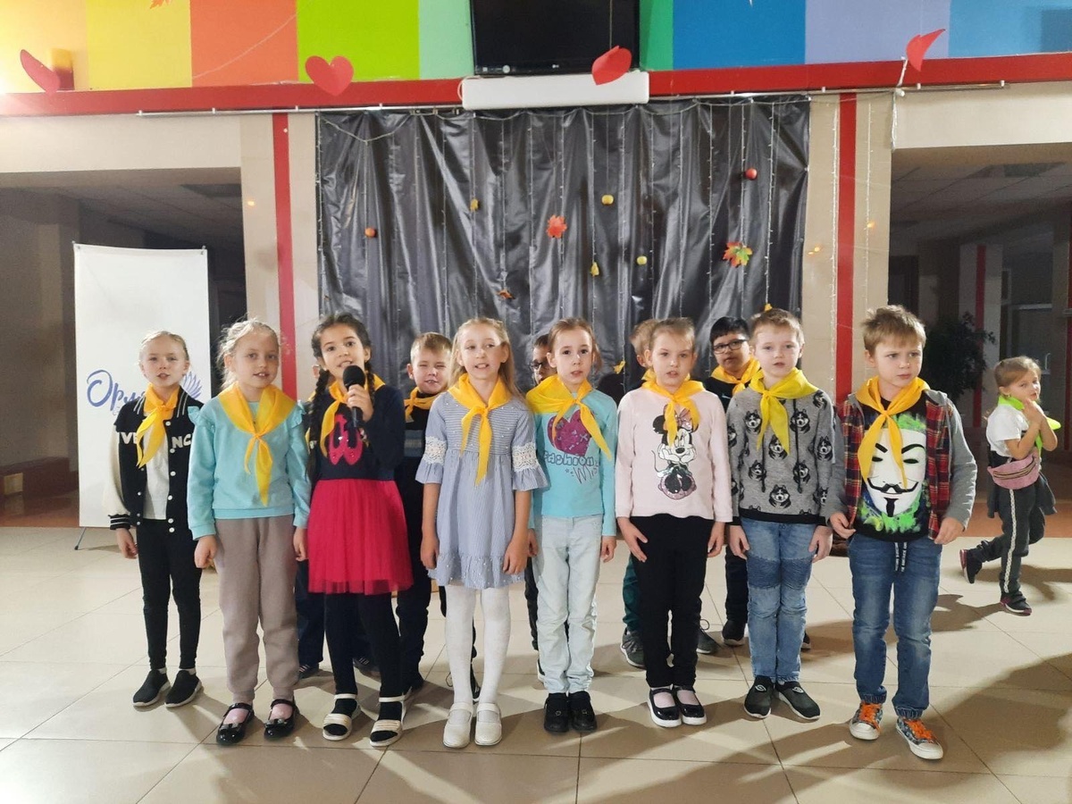 Младшенький в школьном лагере