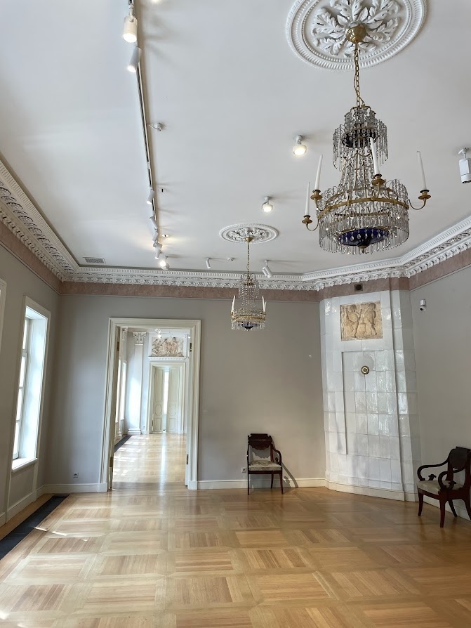 Вид из розовой гостиной