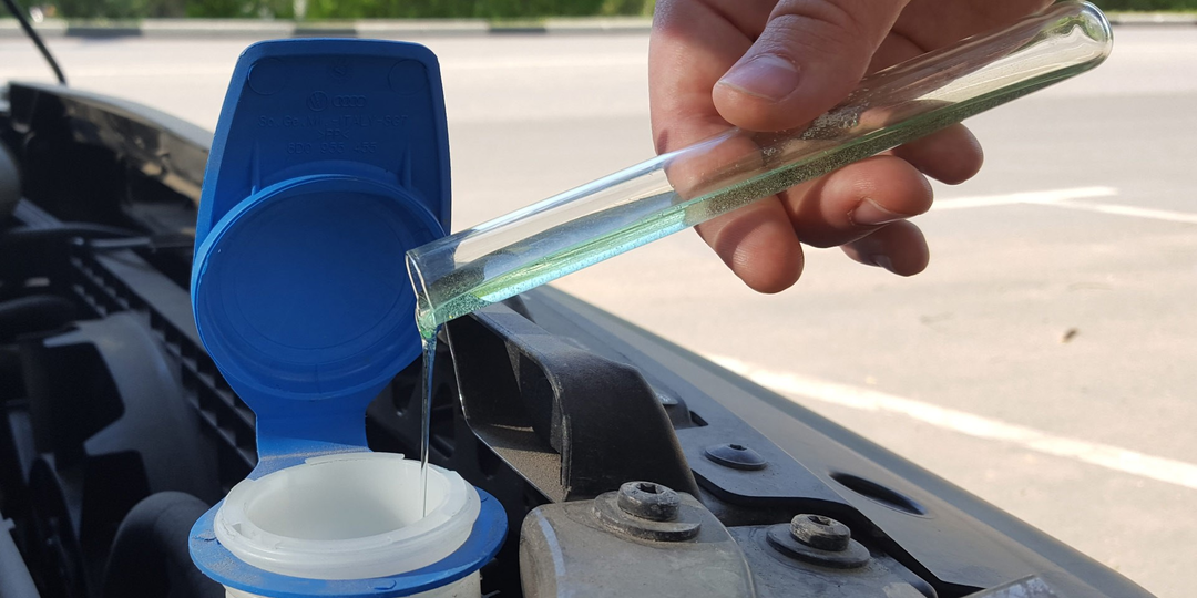 Секрет идеальной видимости: что добавить в омыватель для безупречного лобового стекла