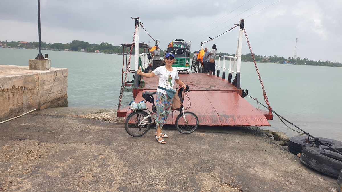 Бесплатный паром около Джафны на остров