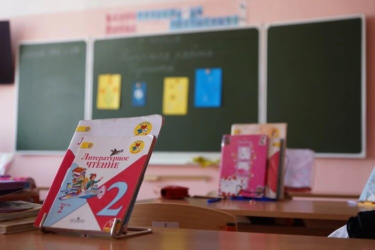 Школа - это не только учебники. Фото: Алексей БУЛАТОВ.