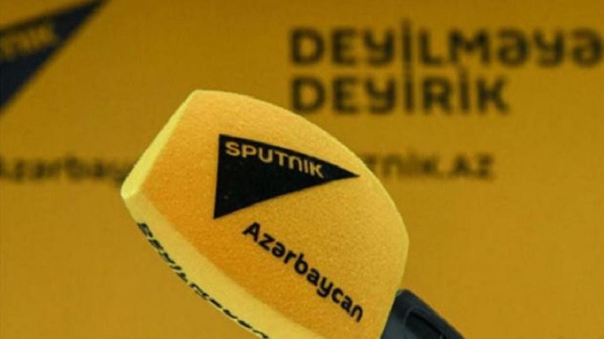 Также демонстративно ликвидировали бакинскую редакцию радиостанции Sputnik