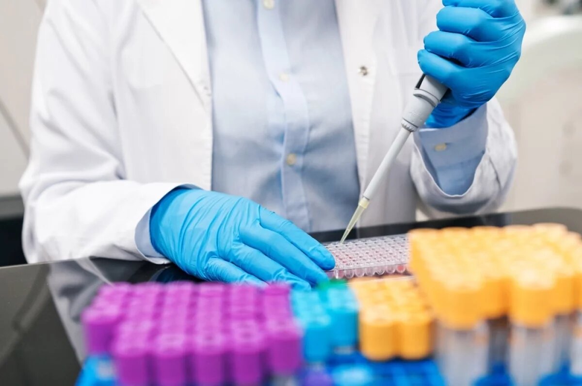    В РФ выявили четыре случая заражения геновариантом коронавируса NB.1.8.1