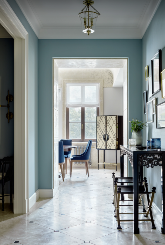 Вид от входа 