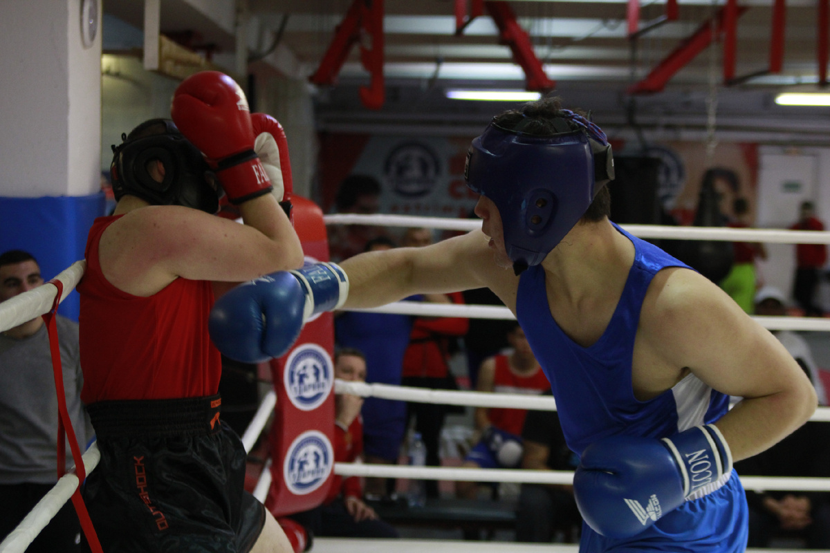 Клуб Ударник - 24 мая - турнир памяти Б.Н. Лагутина