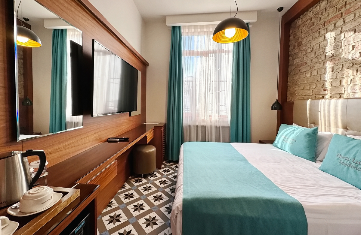 Реклама. ООО «Бронирование гостиниц». ИНН 7703389880