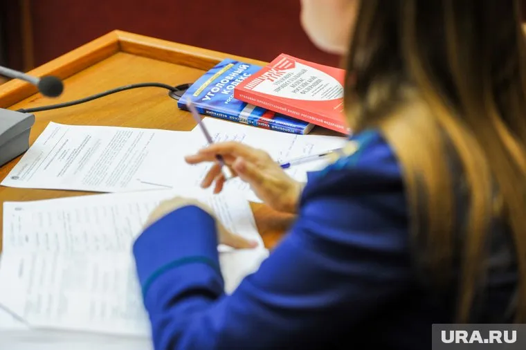 После прокурорской проверки в Нефтеюганске капитально отремонтируют воинский мемориал
Фото: Вадим Ахметов © URA.RU