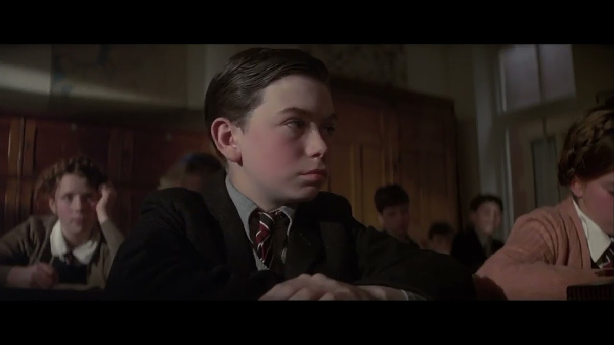 Кадр из фильма "Стена" - сцена близкая по смыслу учебе Питунина...