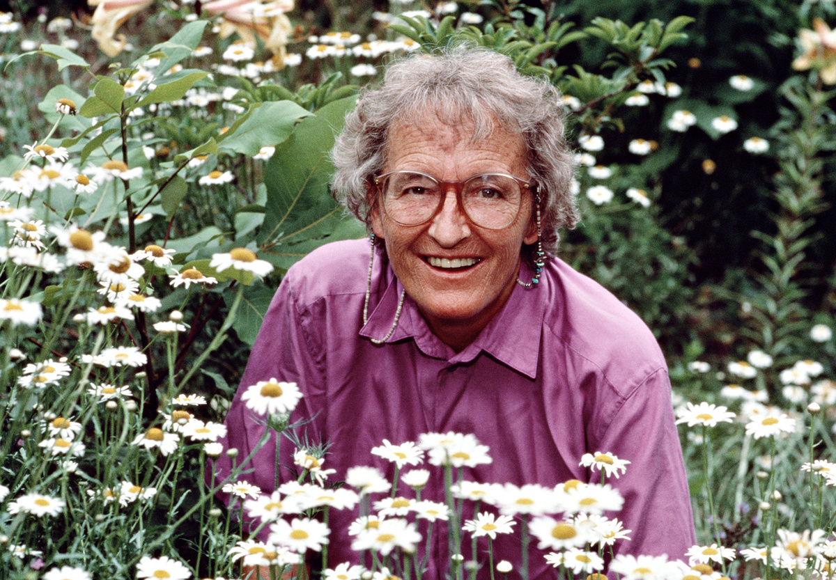 Элизабет Кюблер-Росс — американский психолог швейцарского происхождения, создательница концепции психологической помощи умирающим больным и исследовательница околосмертных переживаний. Её книга «О смерти и умирании» 1969 года стала бестселлером в США. Фото: lostfilm.info