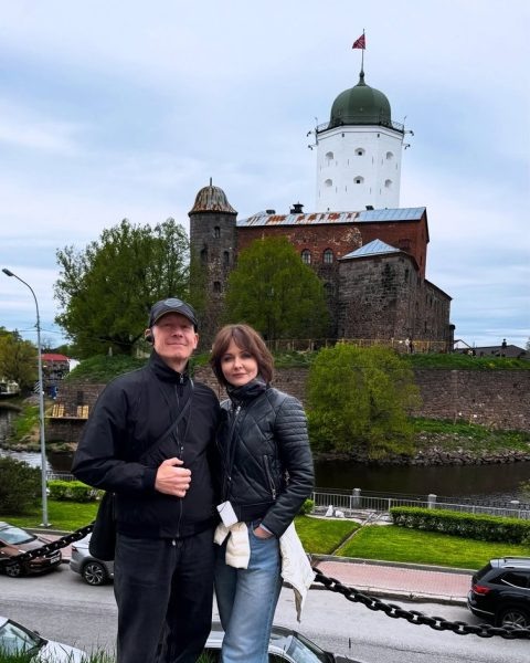    Дарья Повереннова с мужем в Выборге. Фото: соцсети