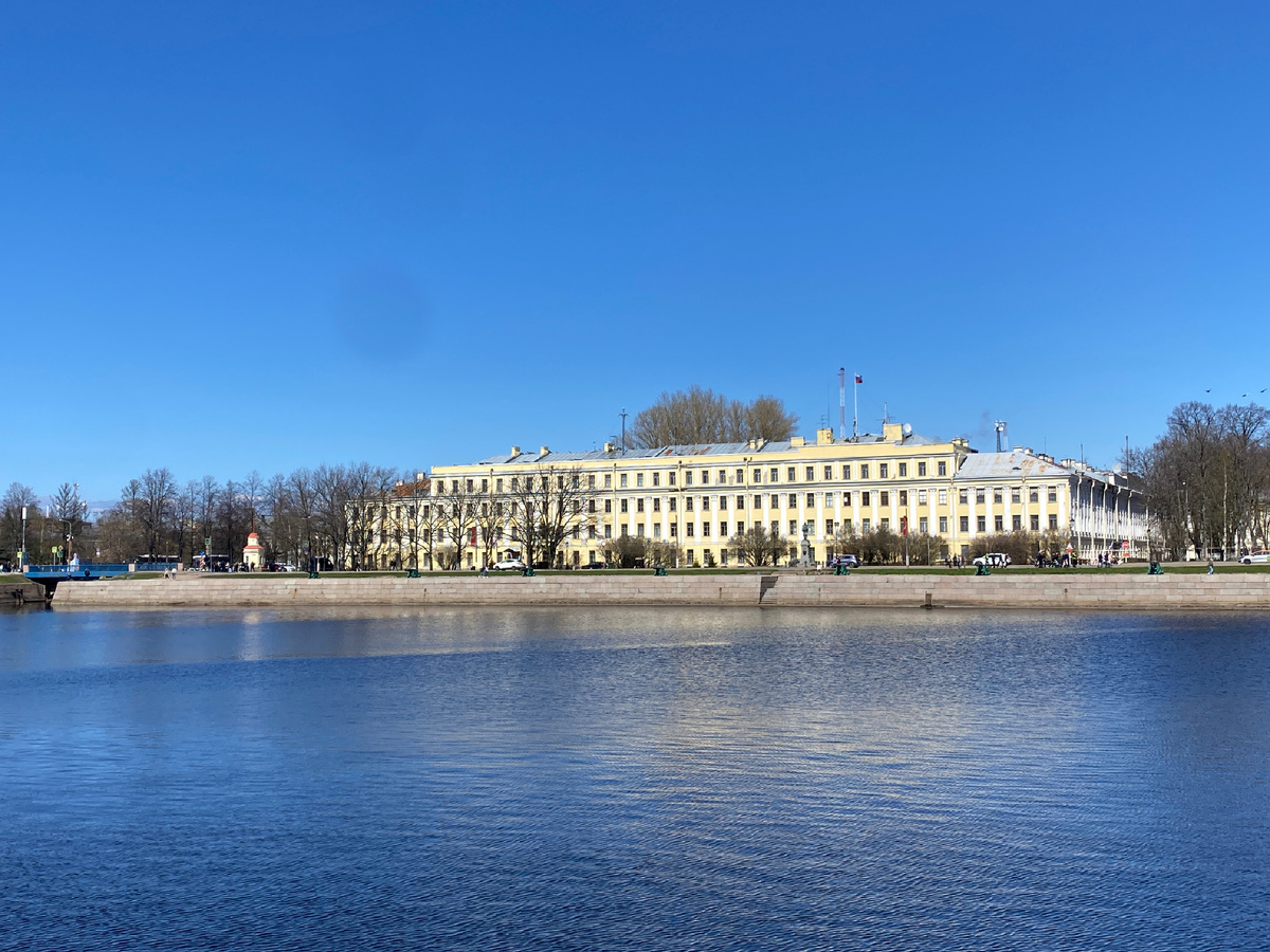 Фото автора. Вид на Итальянский пруд и Итальянский дворец 