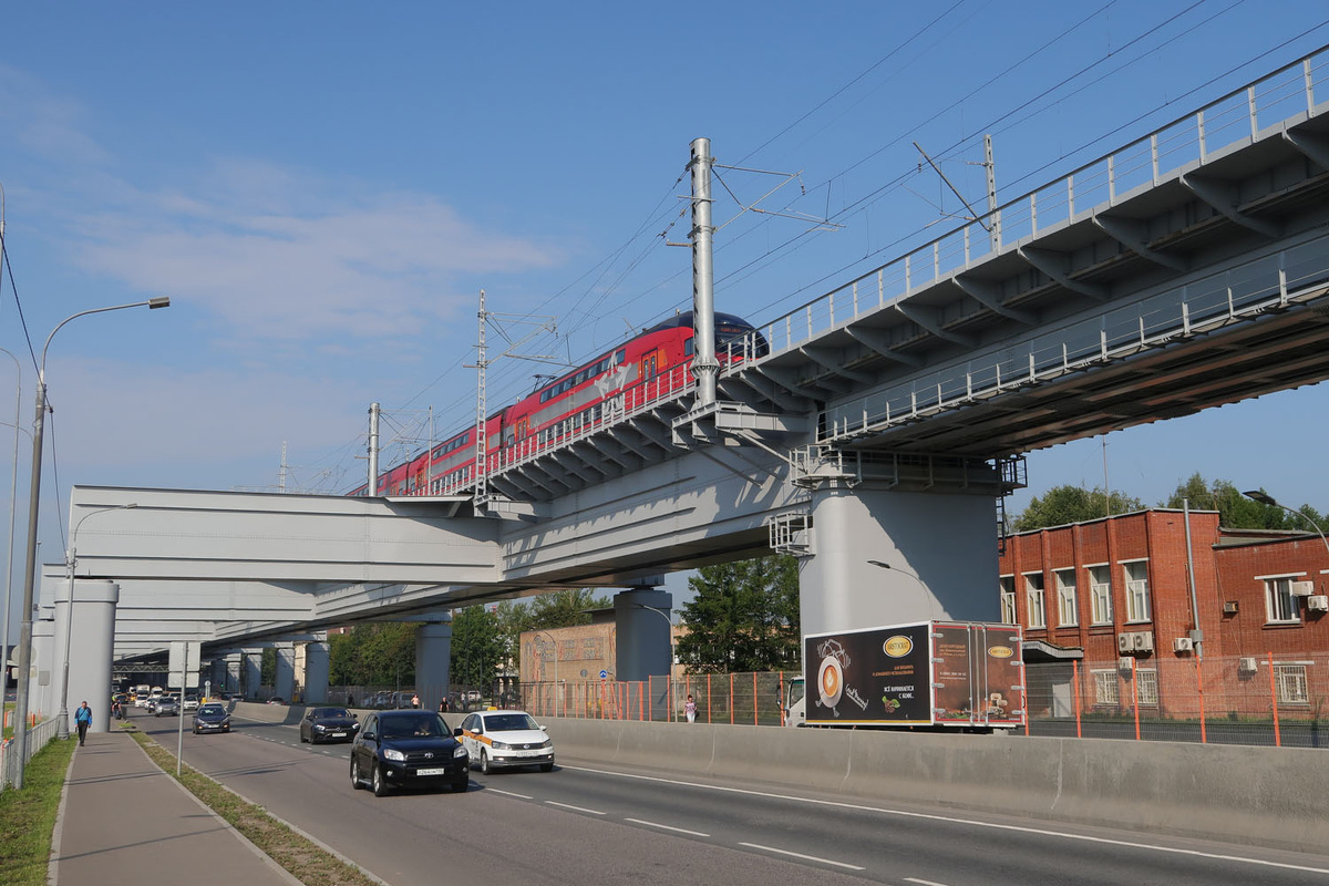 Железнодорожная эстакада для поездов "Аэроэкспресс" в северный терминальный комплекс аэропорта Шереметьево. Введена в строй 1 июня 2022 года. 