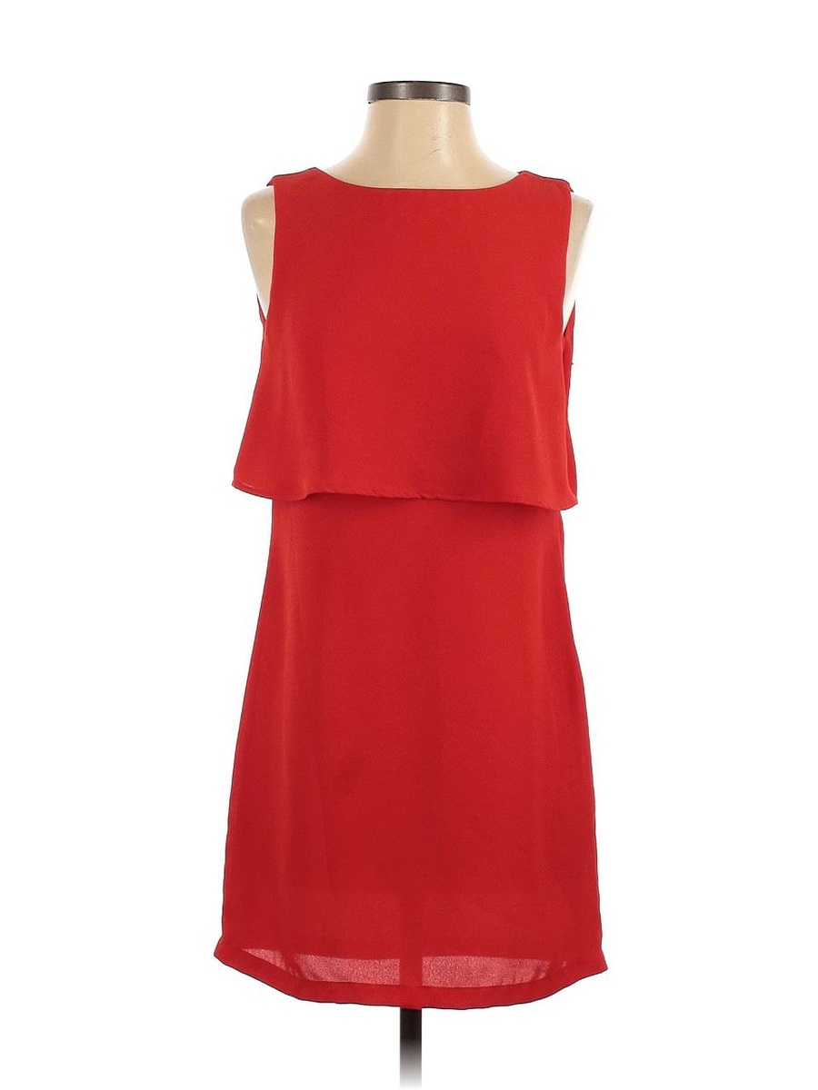 как платье сидит на манекене 