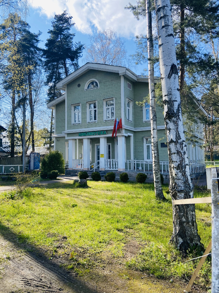 Библиотека, бывший дом купца Круглова.