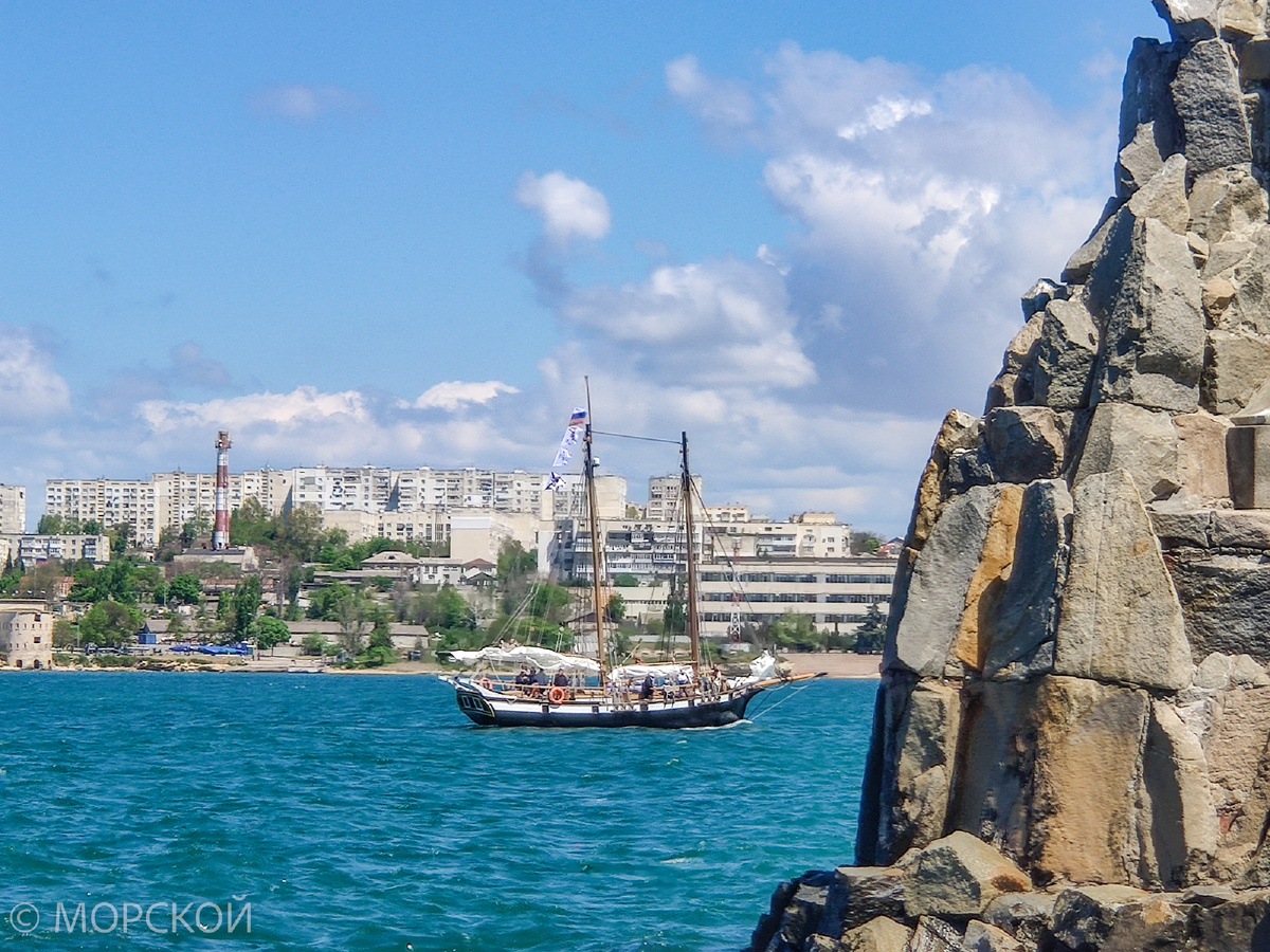 «Святая Татьяна» во время памятной регаты в Севастопольской бухте. 9 мая 2021 года. 