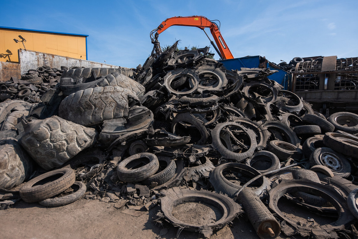 Сдал старые шины? Самое время купить новые! Загляните на yshina.ru — там есть шины, от которых ваш авто станет тише электрокара и экологичнее Греты Тунберг. 